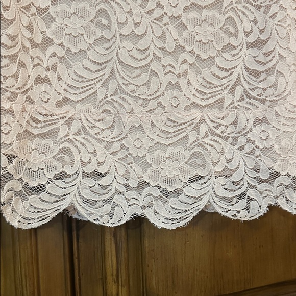 New York & Company Like NEW Blush Lace Cold Shoulder Top - Picture 7 of 10